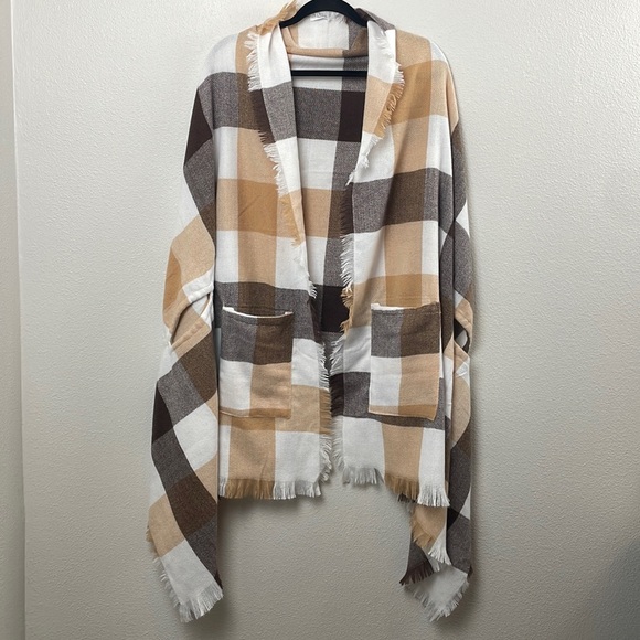 chicsoul.com Jackets & Blazers - Chicsoul brown and camel colored blanket shawl one size fits all